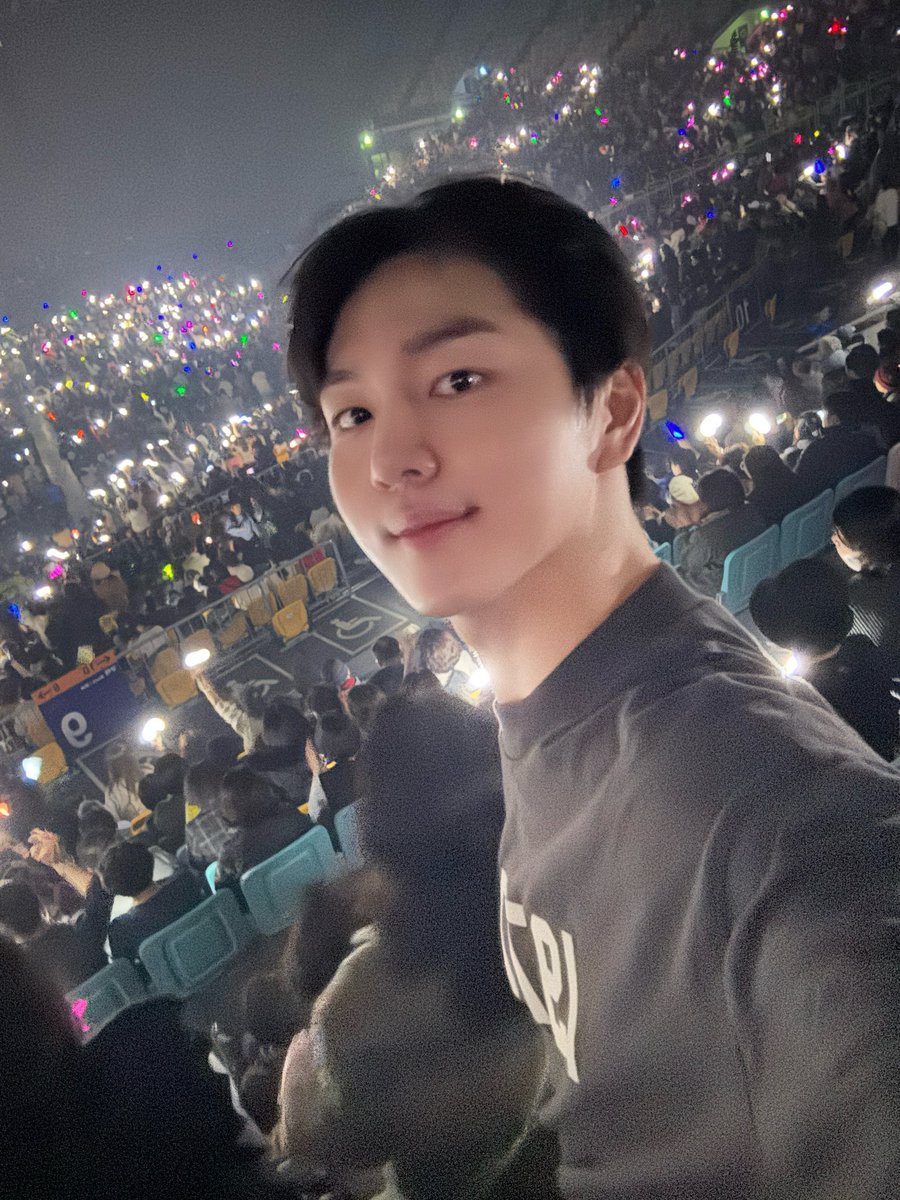 nakedxproud's tweet photo. [#KINO] 이번 주도 화이팅 12월도 잘 부탁해〰️😽 https://t.co/t3omVOwP5q