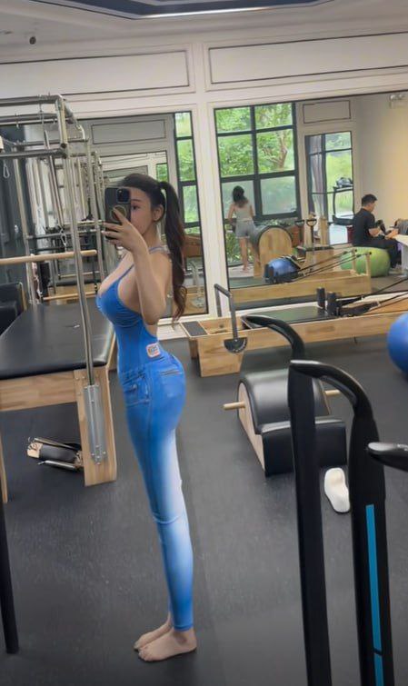 嫩模金美🍑娜健身气质女神浴床上春色无边 粉嫩乳头画面真美
投稿💌：
@RLWJ_kuking
@JWCJ_kuxs https://t.co/cyOpH7hbUE