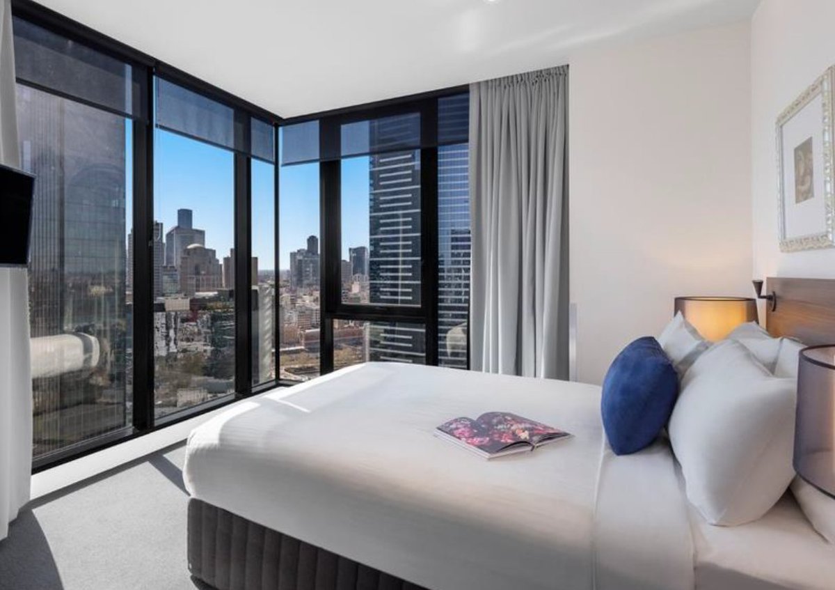 🌟 Luxury Living in Melbourne! 🌟

Sub-Penthouse, 2BR + study, 2 baths, 2 carparks. Opposite Crown, rented at $1,000/wk (rising to $1,100). Price: $850K. Prime location + strong returns! Enquire now!

#InvestInAustralia #LuxuryHomes #MelbourneCBD #PropertyInvestment #InvestAbroad