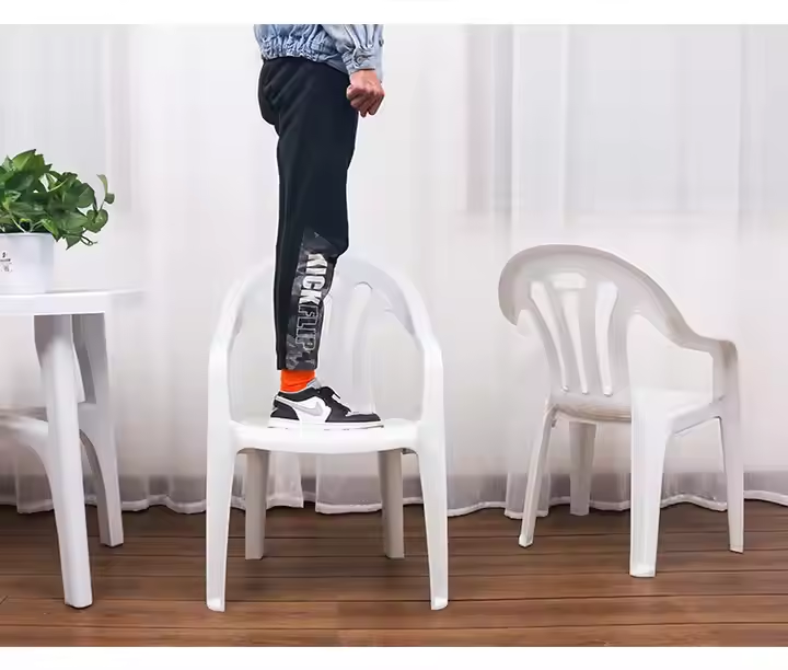 basicchair's tweet photo. Every revolution starts with someone taking a seat — $CHAIR is here to hold you steady. https://t.co/NR7jUPkfbl