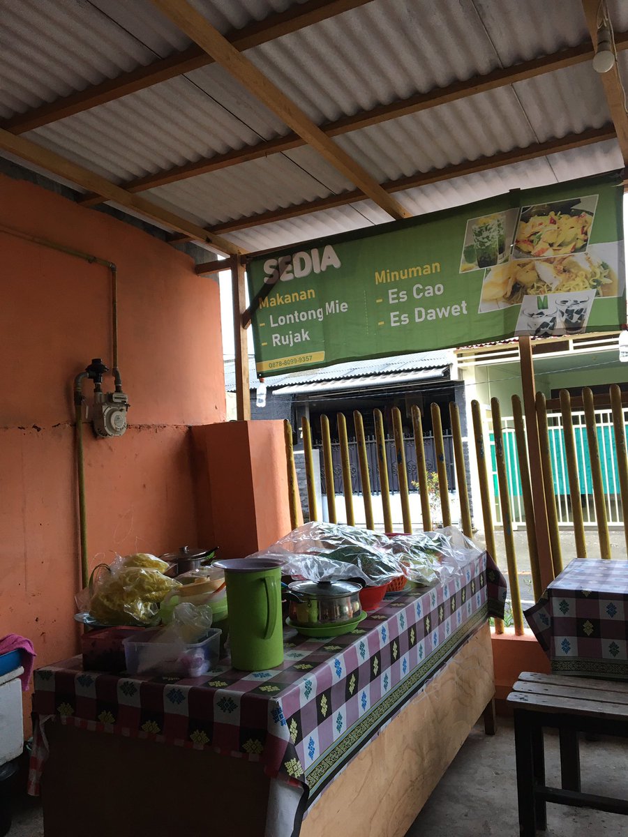 animosityworld's tweet image. setelah hampir sebulan ga jualan gara gara aku yang kecelakaan sekarang, aku dan mamaku jualan lagi alhamdulillah ada aja rejeki nya. ❤️✨