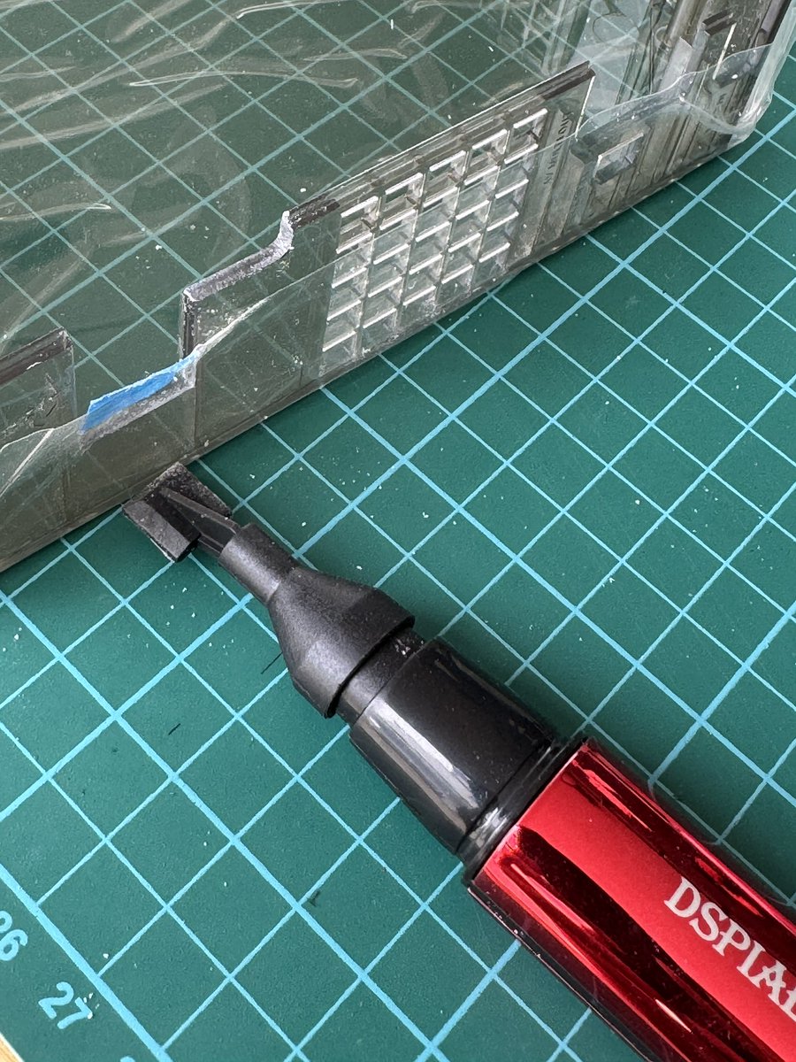 The straight routing bit with the #Dremel #8250 plus the #DSPIAE reciprocating sander forms a great combo for performing minor casework for your HDMI mods 😉