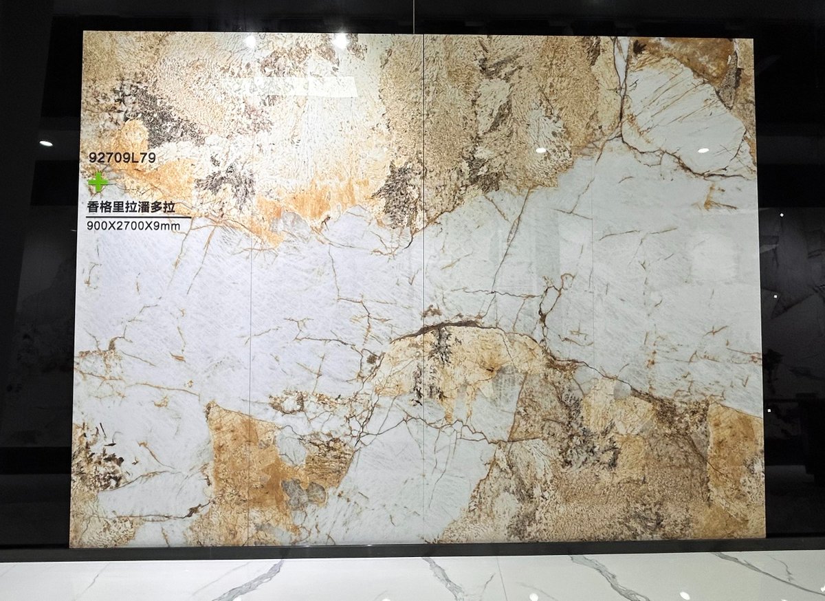 sinteredst74318's tweet image. Bring a touch of elegance to your home with our continuous vein sintered stone backgrounds! 
#SinteredStone #BackgroundWall #WallTiles #ModernDesign #StoneInterior #ContinuousVein 
#PedraSinterizada #BatuSintered #AzulejosDeParedesPH #PedraSinterizadaBrasil #InovaçãoDeDesign