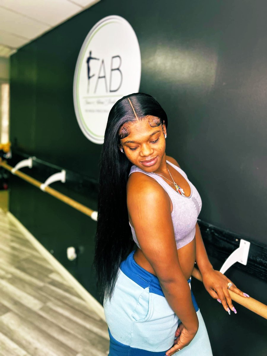 Make me your trainer all December💪🎄😘

Virtual or In Person Available‼️