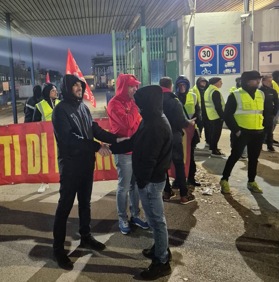 Dall’alba siamo con i lavoratori Trasnova. Chiediamo al Governo di intervenire con la massima urgenza!