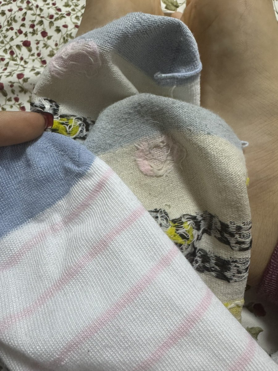 福利姬云朵小羊的原味屋分享的黄推图片2 - 网红私拍内容