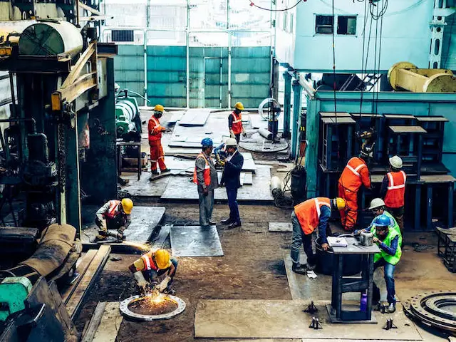 India's manufacturing sector growth fell to a joint 11month low of 56. 5 in November, restricted by competitive conditions and inflationary pressures amid a softer increase in factory orders, a monthly survey said on Monday.

#Manufacturing

businessinsider.in/india/news/ind…