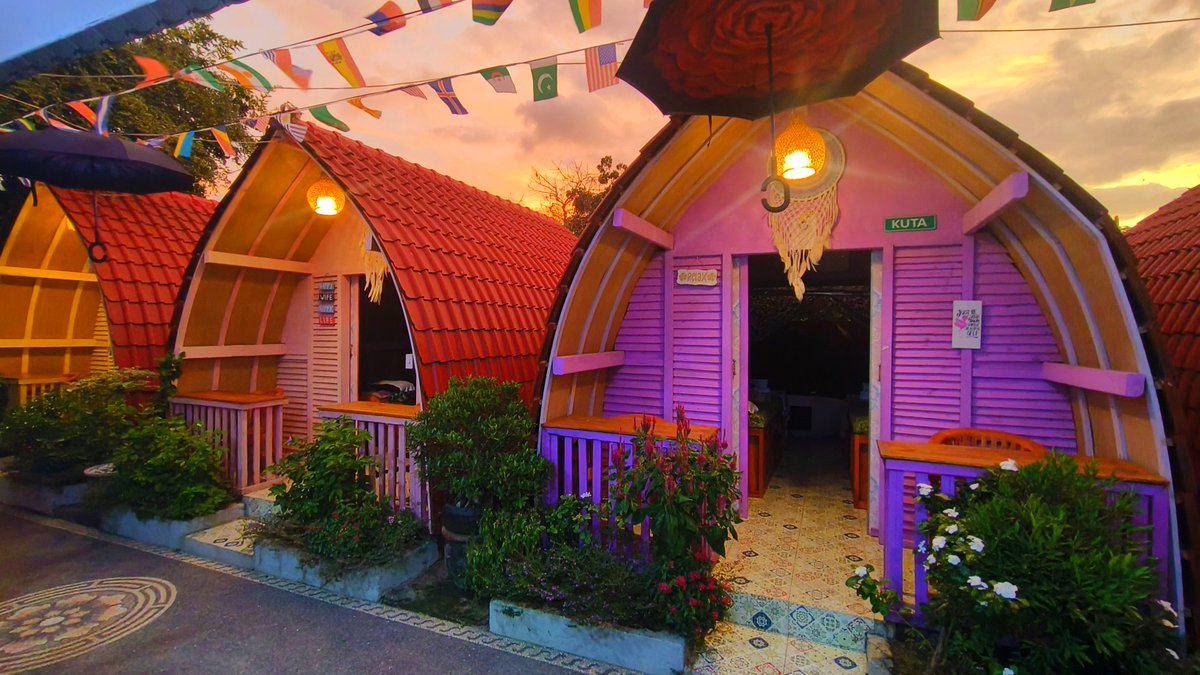 doi_bali's tweet photo. Treat yourself with a rejuvenating visit to Doi Bali Spa at Jimbaran Bali
Take a well-deserved break from the city life as you experience Balinese Holistic care
Bask in soothing full body treatments such as Balinese Massage, Hot Stone Massage, or a facial!
Recharge your mind here https://t.co/oGxZZRPWGr
