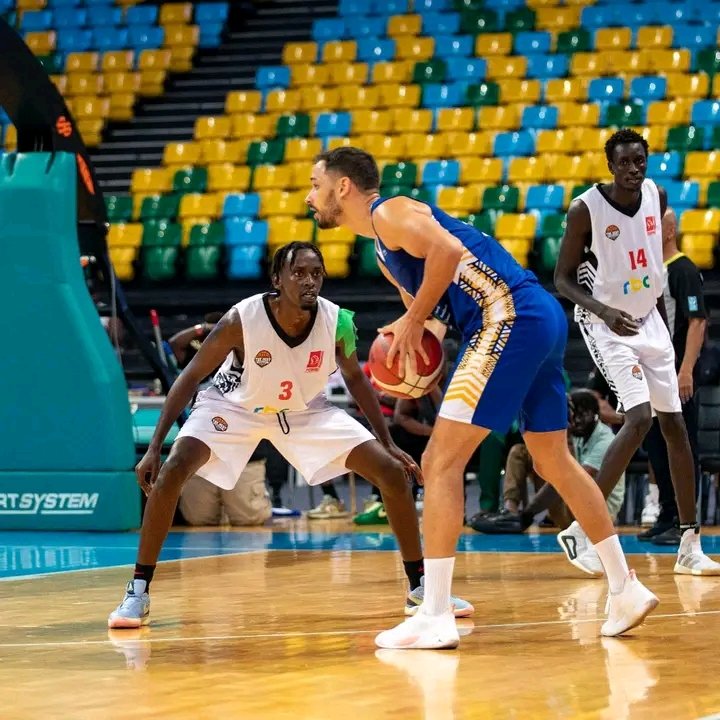 Sir_Umuhirwaa2's tweet image. 🇷🇼🇧🇮🏀 Aujourd&apos;hui 2 décembre, cela fait un an que le match #BestOf 🇧🇮 vs 🇷🇼 a eu lieu ! 

Au match aller, les Burundais ont gagné chez eux, et au match retour, les Rwandais ont pris leur revanche à domicile. 

Ibi bizosubira ryari ?! 😮‍💨

1/2

#UMUHIRWA #BackInTime