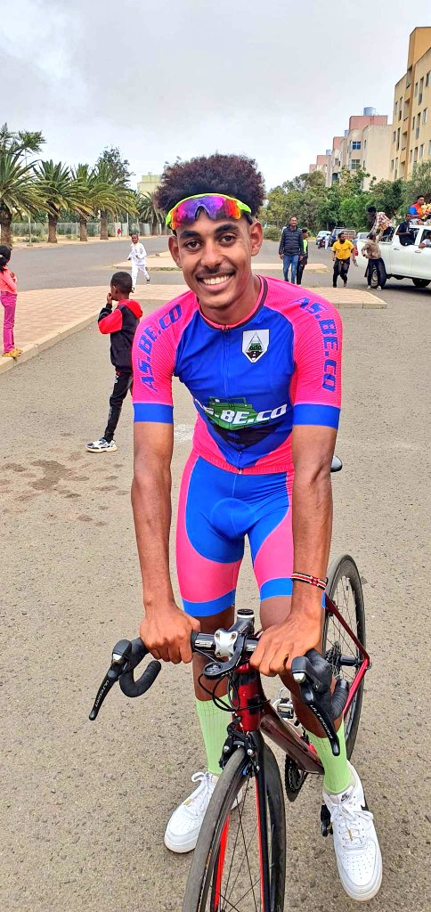 SolomonAsefaw2's tweet photo. Milkyas Maekele became the #Champion π of Zoba-Maekel. What an amazing performance from our #Young #Star #Rider #Akish πͺπ·π«‘
ππͺπ· #MilkyasMaekele #RedSeaCamel πͺπ·πͺ
π₯ Milkyas Maekele (Asbeco)
π₯ Even Redae (Asbeco)
π₯ Hebron Brhane (Sembel)
πΈ FB post by #EriSkatoCyclingNews https://t.co/YRWO2gbPzL