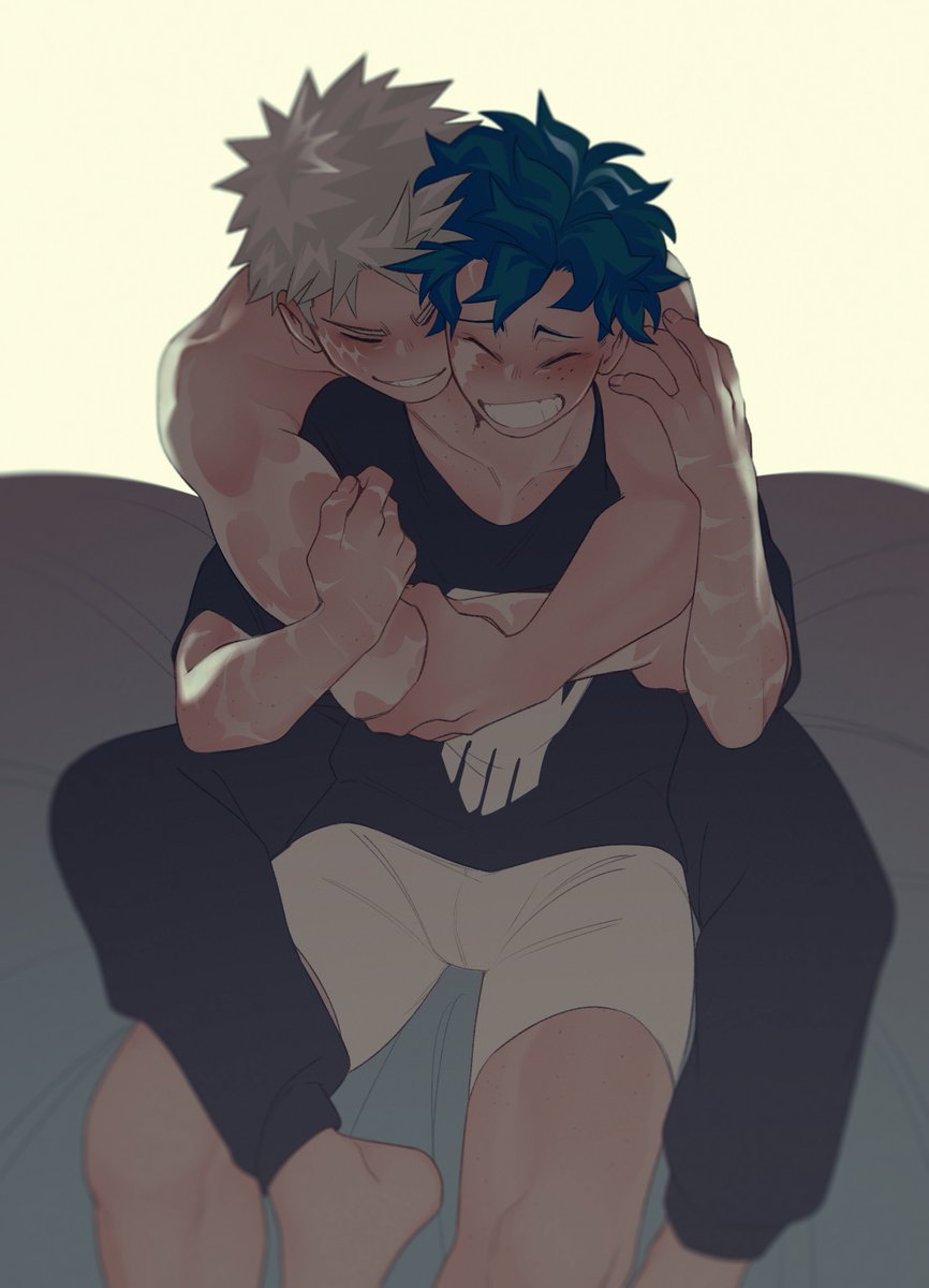 kyosein's tweet photo. 431 was Katsuki's nightmare guys, he just woke up to his adorable Deku, he's safe 🧡💚 https://t.co/zBBBdCpCu5