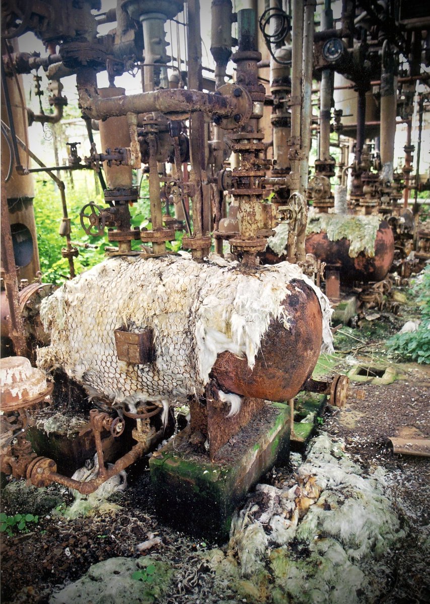I shot this image inside  the abandoned #UnionCarbide factory in 1999 to illustrate how thousands of tonnes of toxic waste remain in and around the abandoned plant after the #BhopalGasDisaster. Sadly nothing has changed 40 years later, it is still there. #RememberBhopal