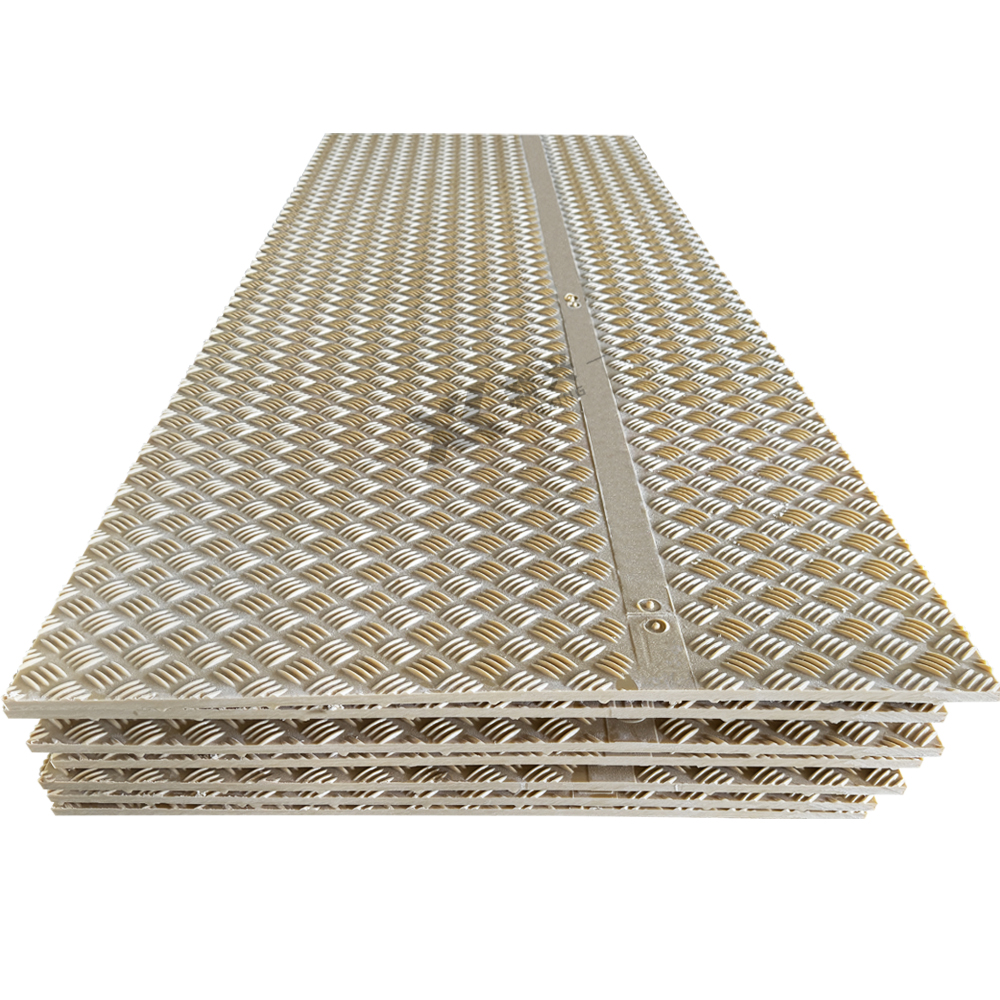 Catheri88647451's tweet image. Xinxing light duty and heavy duty #groundprotectionmats
#roadaccessmats #lawnprotection
Please contact Catherine to know more
Email:catherine@sdxxhg.com
whatsapp:86 17588065175