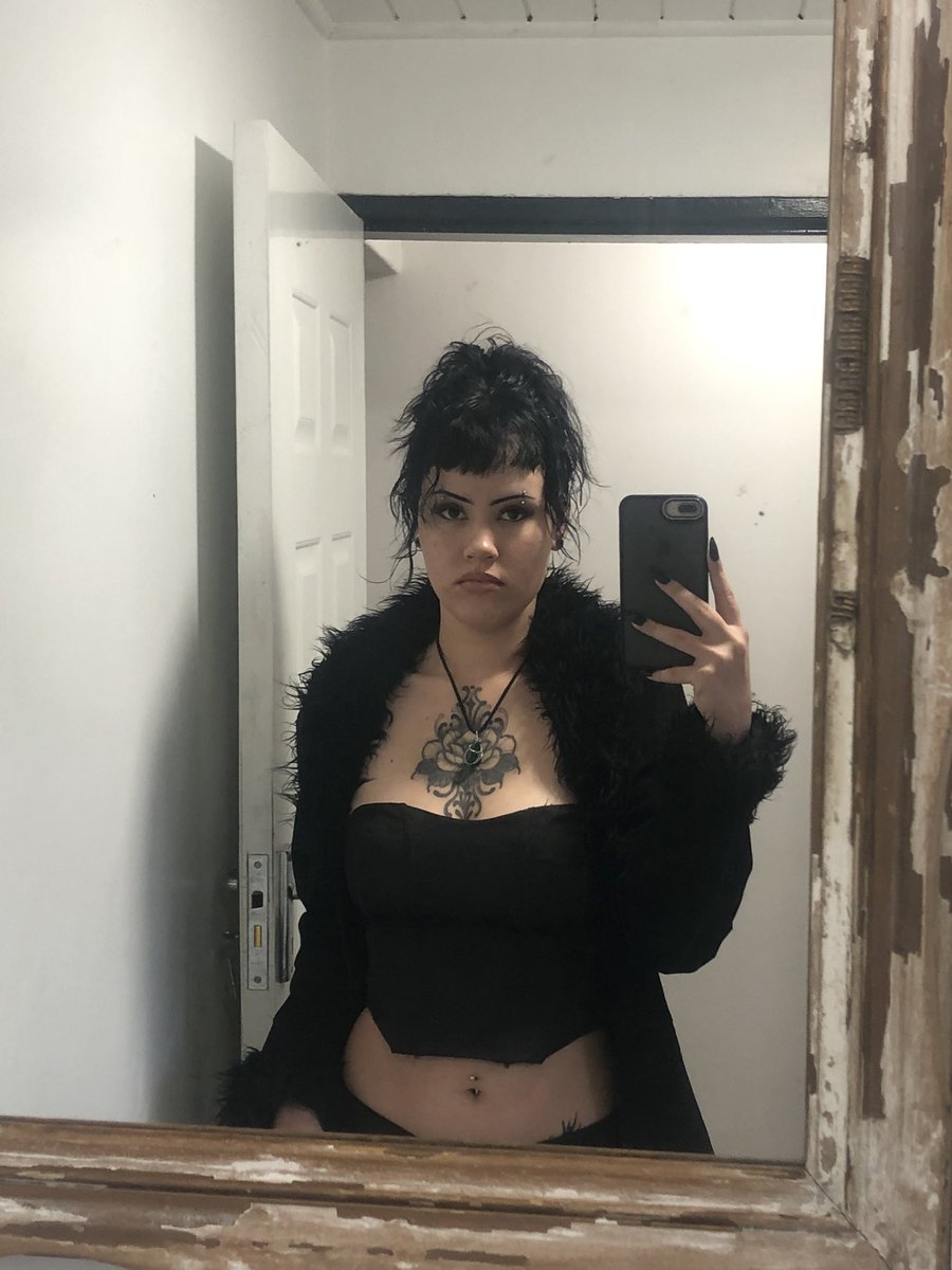 _Raven_________'s tweet photo. Happy holidays🥰 Enjoy 20% off from my fansly subscription for this month.

https://t.co/G7NfAM2XYr https://t.co/xAaWoVJvBp