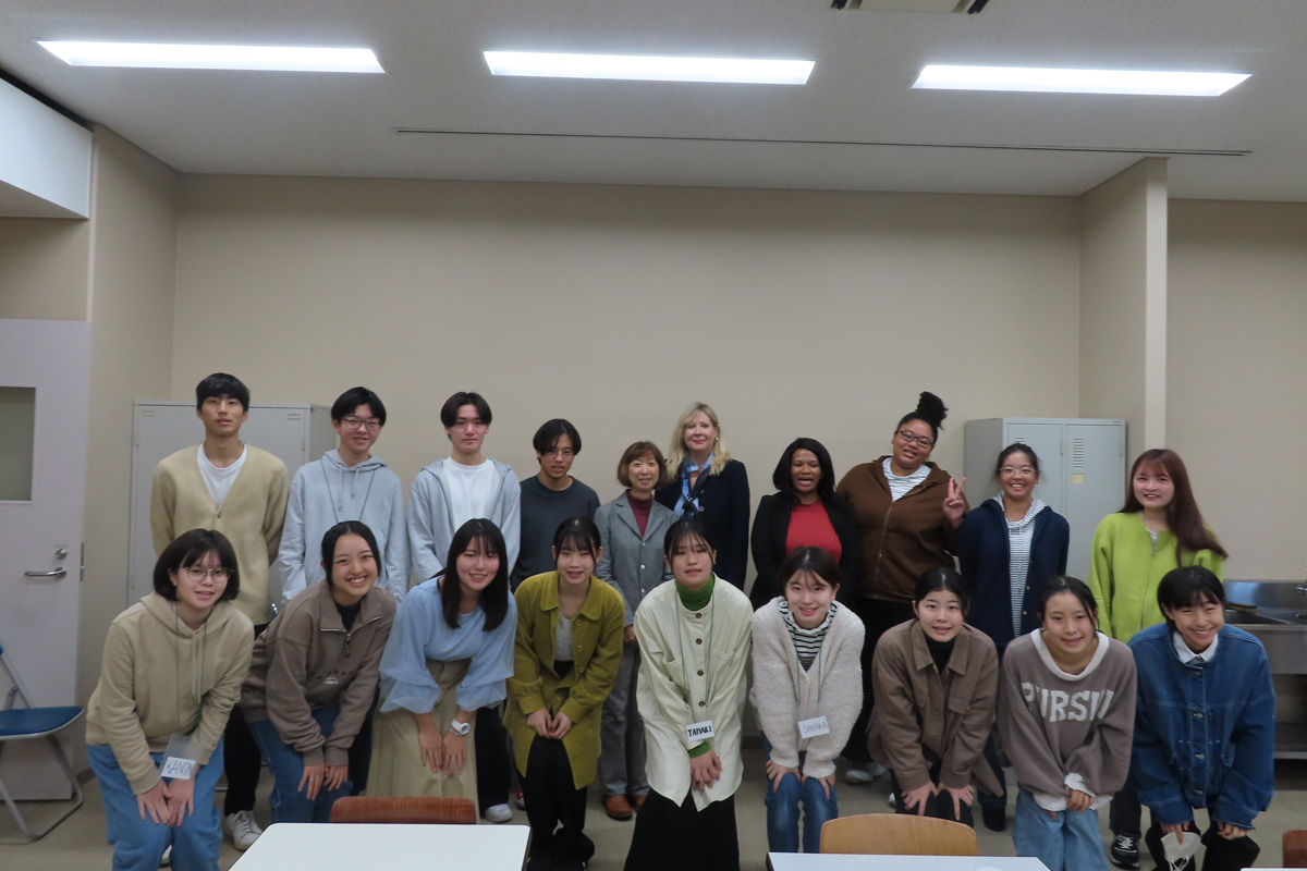 TUFS_PR's tweet image. 【TOPIC】🦁アフリカ地域専攻の秋学期、南部アフリカ開発共同体（SADC）大使によるリレー講義前半。現在までに7カ国 #ザンビア #タンザニア #南アフリカ #ナミビア #モザンビーク #マラウイ