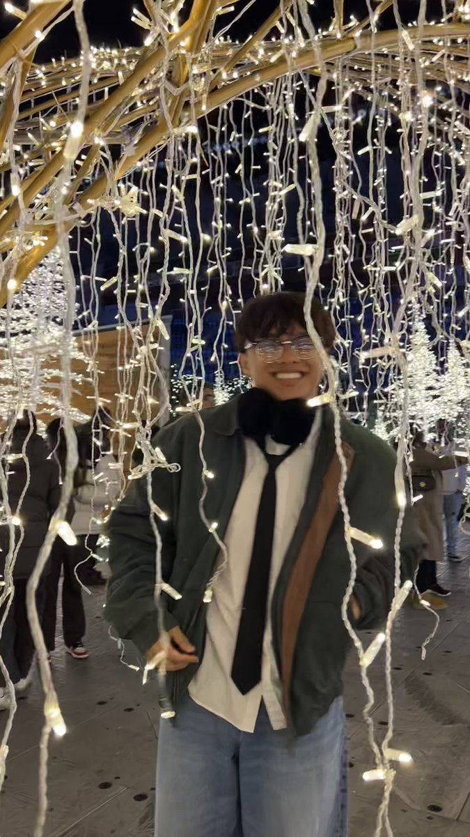 owowmorales's tweet photo. christmas coming🎄 https://t.co/Obg3sIjqRu