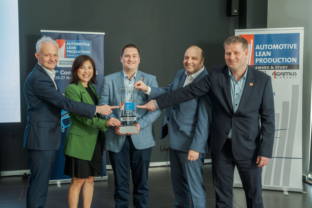 ZEISS Digital Innovation (@zeiss_di) on Twitter photo Exciting news! Our partner, <a href="/GFfab1/">GlobalFoundries Dresden</a> Dresden, won the Automotive Lean Production Award for the "Heimdall" project on Predictive Maintenance. Our AI collaboration has greatly improved logistics efficiency. Proud to be part of this success! 🏆 zeiss.ly/j2wa #LeanProduction Exciting news! Our partner, <a href="/GFfab1/">GlobalFoundries Dresden</a> Dresden, won the Automotive Lean Production Award for the "Heimdall" project on Predictive Maintenance. Our AI collaboration has greatly improved logistics efficiency. Proud to be part of this success! 🏆 zeiss.ly/j2wa #LeanProduction