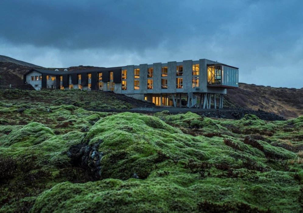 ExploreGia's tweet image. Iceland's first Marriott hotel, a Courtyard by Marriott, opened in Keflavik, just minutes from the airport. It’s the first modular steel structure hotel in Iceland, showcasing Marriott's expansion into the Nordic region. #Iceland #Marriott #ModularArchitecture