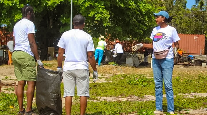 🌍 La COP29 déçoit, et les négociations sur le plastique stagnent… Mais nous avons le pouvoir d’agir !
✅ Réduire notre usage du plastique
✅ Privilégier des alternatives locales : sacs en fibre végétale, en manioc (comme les prototypes d’OLAM).

Chacun peut faire la différence!