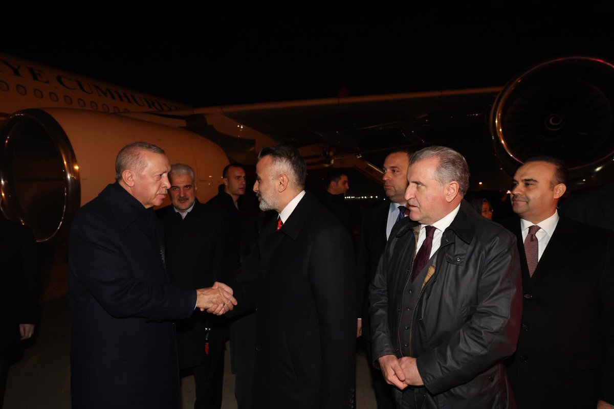 Sayın Cumhurbaşkanımız <a href="/RTErdogan/">Recep Tayyip Erdoğan</a> ‘ı karşılayarak Genel Kurulumuz hakkında bilgilendirmede bulunduk,hayır dualarını aldık.Yeni dönemimiz için tüm camiamıza hayırlı olsun dileklerini ve tebriklerini ilettiler.Rabbim bizleri hem Zat-ı Devletleri Cumhurbaşkanımıza hem de camiamıza