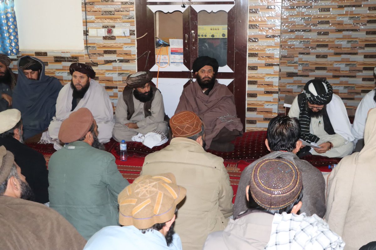 BAshaq74031's tweet photo. بدخشان ولایت ته د کانونو او پټرولیم وزارت سرپرست رسمي سفر
د کانونو او پټرولیم وزارت سرپرست الحاج ملا هدایت الله بدري په داسې حال کې چې مالي او اداري مرستیال مولوي حسام الدین صابري یې ملتیا کوي د یو رسمي سفر په ترڅ کې په بدخشان ولایت.۱ https://t.co/Gk3145uO2u