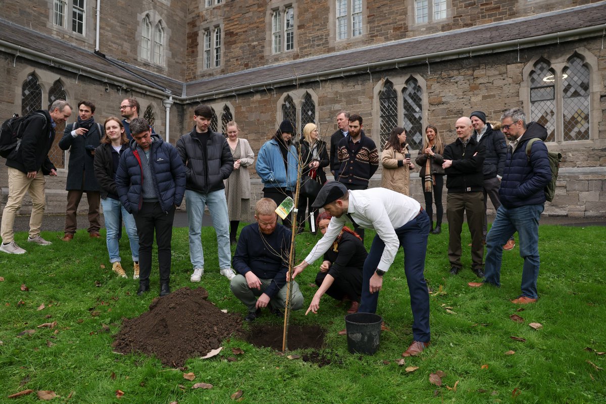 Dublin City University (@dcu) on Twitter photo Seoladh Corpas Náisiúnta na Gaeilge Dé hAoine seo caite i Leabharlann Uí Criagáin, DCU. Tá 100 milliún focal Gaeilge ann, bailithe ó fhoinsí scríofa agus labhartha araon, ina measc Ros na Rún, úrscéalta, na meáin shóisialta, agus go leor eile. <a href="/gaois_ie/">Gaois</a> <a href="/corpas_ie/">Corpas_ie</a> <a href="/FiontarGaeilge/">Fiontar & Scoil na Gaeilge (DCU)</a> Seoladh Corpas Náisiúnta na Gaeilge Dé hAoine seo caite i Leabharlann Uí Criagáin, DCU. Tá 100 milliún focal Gaeilge ann, bailithe ó fhoinsí scríofa agus labhartha araon, ina measc Ros na Rún, úrscéalta, na meáin shóisialta, agus go leor eile. <a href="/gaois_ie/">Gaois</a> <a href="/corpas_ie/">Corpas_ie</a> <a href="/FiontarGaeilge/">Fiontar & Scoil na Gaeilge (DCU)</a>