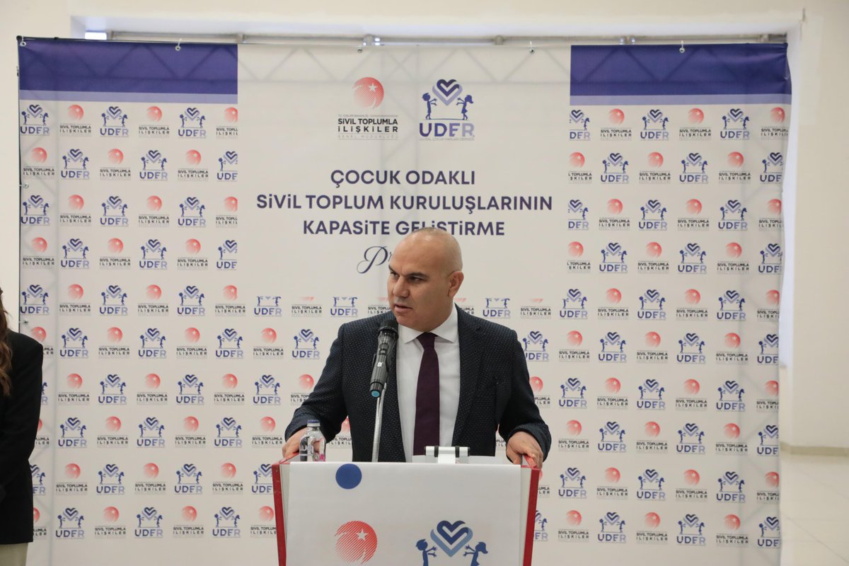 Valimiz Sayın Mustafa KOÇ, eşi Neslihan GÜL KOÇ Hanımefendi ve il protokolünün katılımıyla,

📍İçişleri Bakanlığımız Sivil Toplumla İlişkiler Genel Müdürlüğünce desteklenen ve Ulusal Çocuk Hakları Derneği tarafından yürütülen “Çocuk Odaklı Sivil Toplum Kuruluşlarının Kapasite