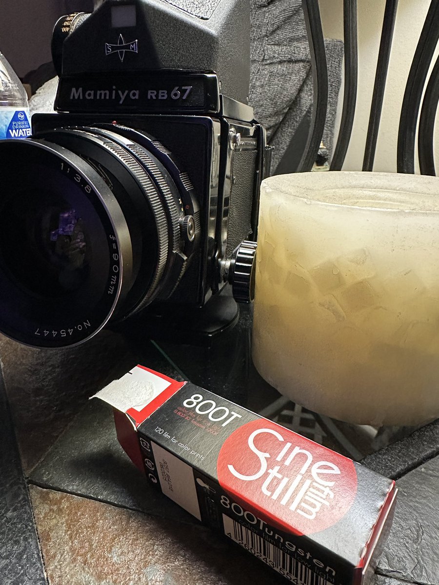 dwainthomas_SA's tweet photo. Cinestill 800T on Mamiya RB67 https://t.co/EeSU8xVTae