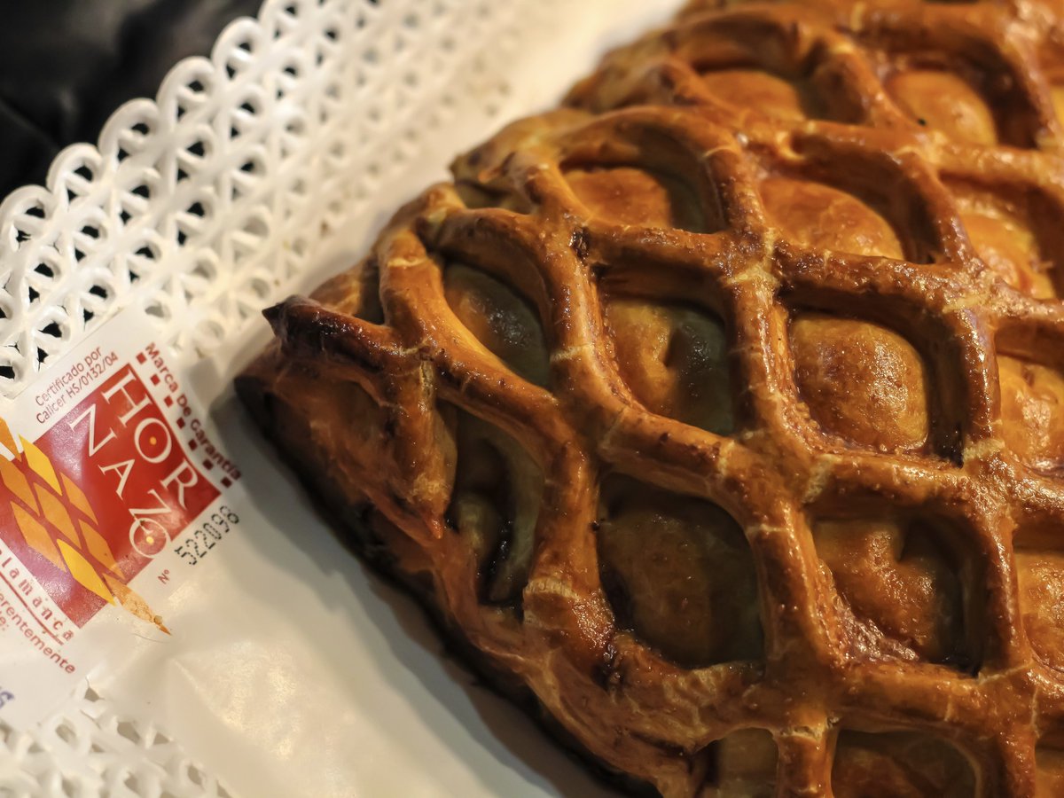 La tradición hecha bocado. El crujido de MG Hornazo de Salamanca nunca falla 😋

<a href="/HORNAZOSALAMANC/">HORNAZO DE SALAMANCA</a> #MGHornazodeSalamanca #TierradeSabor