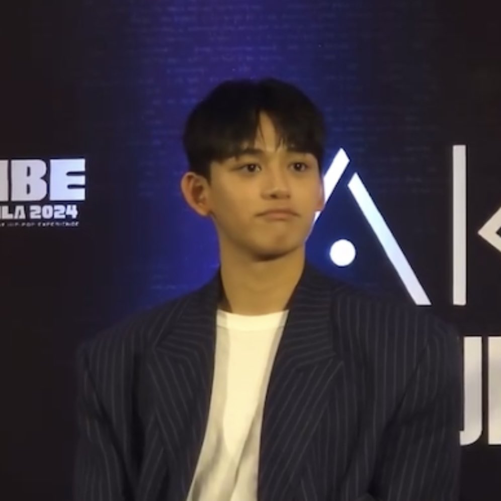 luluulumi's tweet photo. he is soooo cute so I’m gonna upload all the pics 🥹

#LUCAS  
#루카스버블 https://t.co/VnpJOEwYdk