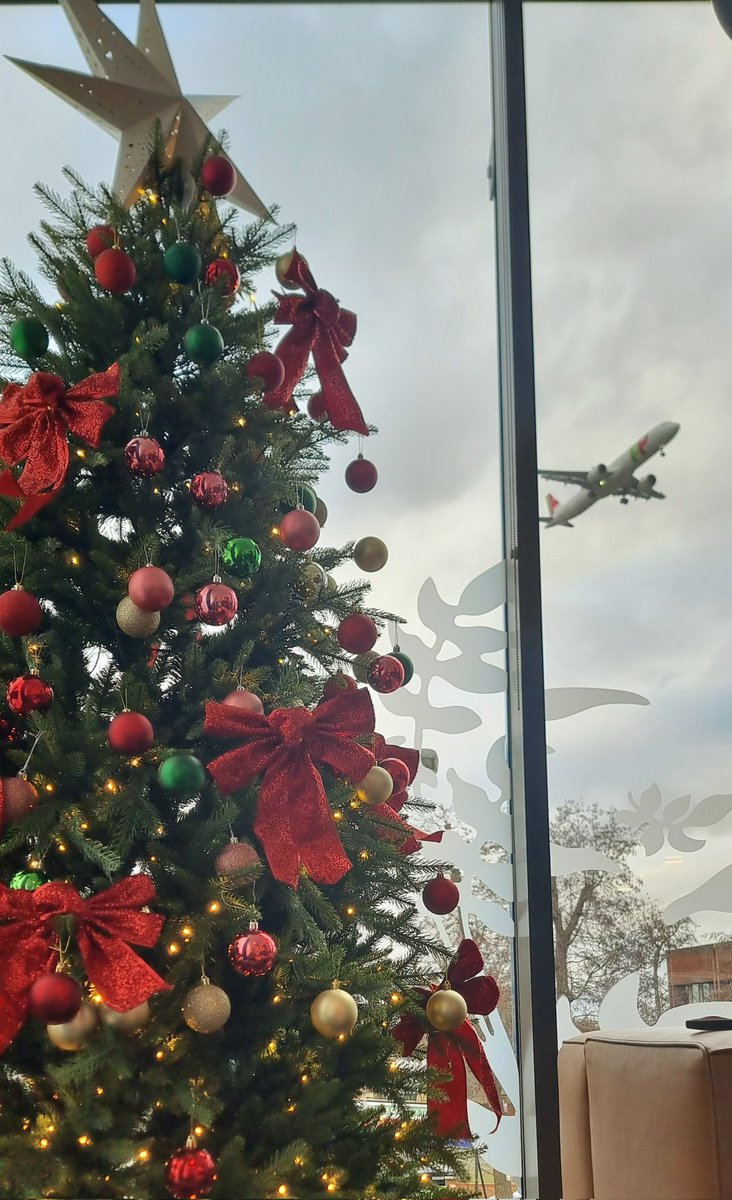 #HeathrowAirport <a href="/TAP_Portugal/">TAP Portugal</a> @IbisBudget