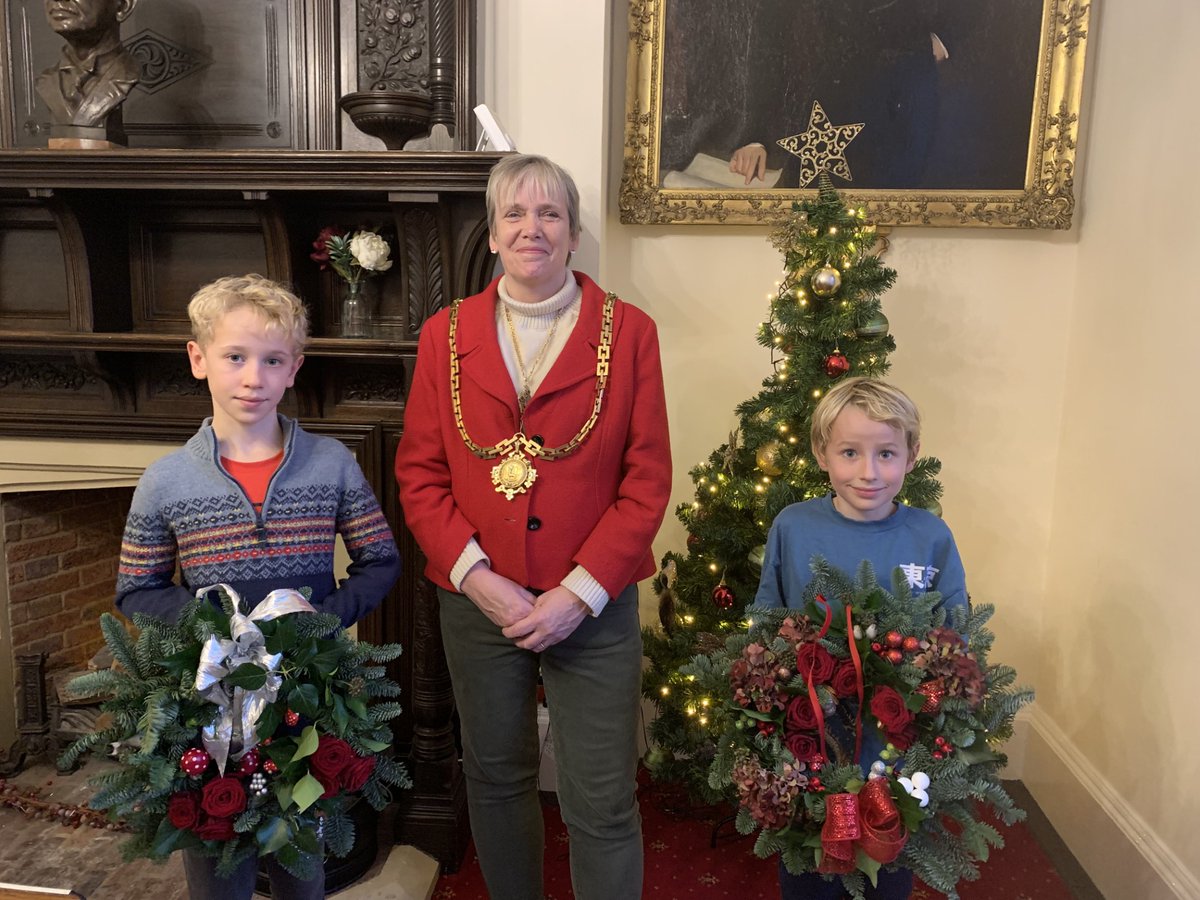 HertfordMayor (@hertfordmayor) on Twitter photo The <a href="/hertfordmayor/">HertfordMayor</a> Cllr Rachel Carter was delighted to see so many people at the wreath making workshops over the past few days, guided by @sionedrogersevents. Over £800 was raised for the Mayor's charities @easthertscitizensadvice and Hertford and District Girlguiding. The <a href="/hertfordmayor/">HertfordMayor</a> Cllr Rachel Carter was delighted to see so many people at the wreath making workshops over the past few days, guided by @sionedrogersevents. Over £800 was raised for the Mayor's charities @easthertscitizensadvice and Hertford and District Girlguiding.