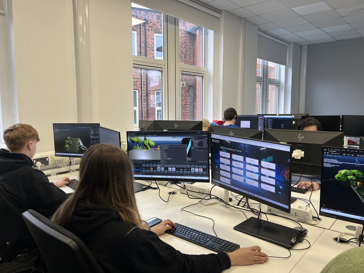 TCMT_Digital's tweet image. A big thank you to @UniofStaffs @StaffsUniGames for hosting us and delivering a lecture today, for our UAL Level 3 Games Design and Esports students! 🎮