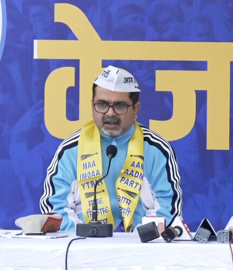 मुझे शुरू से पता था कि ये Upsc की तैयारी नहीं कर रहा 🤣 अपना वोट बैंक पक्का कर रहा है 🤣