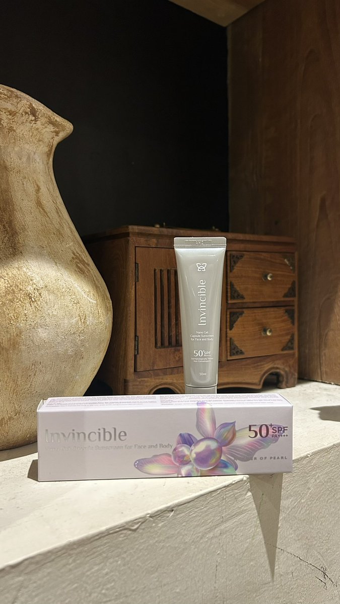 ohmy_beautybank's tweet image. HOIIIIII MOP NGELUARIN SUNSCREEN BARUUUUUU!! Introduce you guys, 

✨ Invincible Nano Gel Capsule Sunscreen ✨
with SPF 50+ PA++++ 💯

Kalian udah pada tau beluuuum? Atau baru tauuuu? 🫣