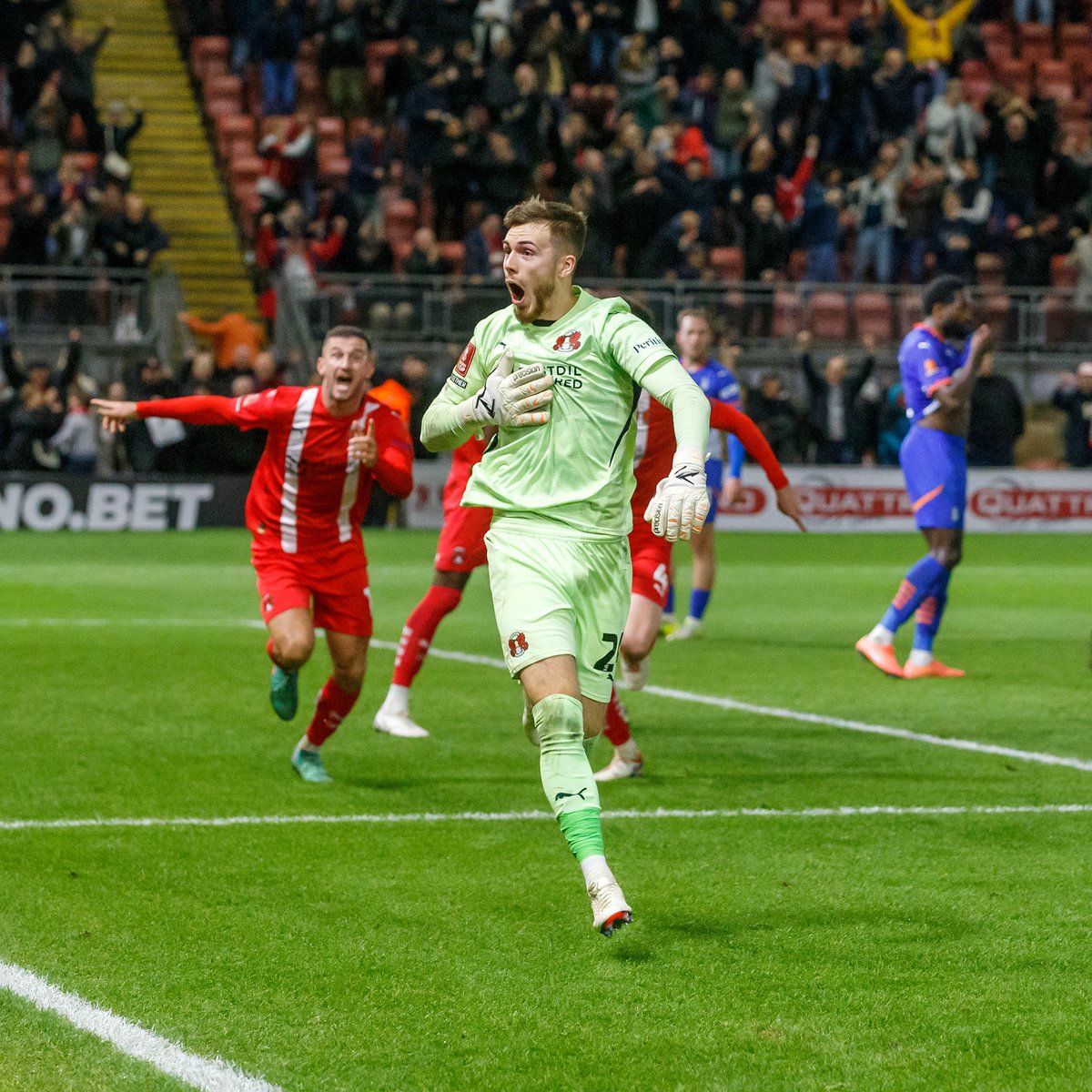 Leyton Orient FC (@leytonorientfc) on Twitter photo Only one choice for us...😮💨
You can vote for <a href="/JoshKeeley/">josh keeley</a> as Goal of the Round below, O's!
#LOFC #OneOrient Only one choice for us...😮💨
You can vote for <a href="/JoshKeeley/">josh keeley</a> as Goal of the Round below, O's!
#LOFC #OneOrient
