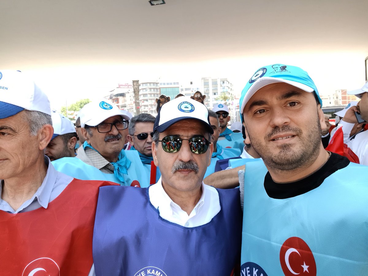 halilozdamar29's tweet photo. 📌 Türkiye @Kamu_Sen ile memurlarımızın sorunları tek tek çözüme kavuşacak Türkiye Kamu-Sen 'in kırmızı çizgisi ve olmazsa olmazı olan Yardımcı Hizmetler Sınıfı Kamu-Sen ile sonuçlanacak. 

📌 İlkeli,Kararlı ve Cesur sendikacılığın tek adresi Türkiye @Kamu_Sen

 @Kamu_Sen
@OnderKahveci
@TurkBuroSenGM
@TurkesGuney
#KamusenYhsyiÇözecek