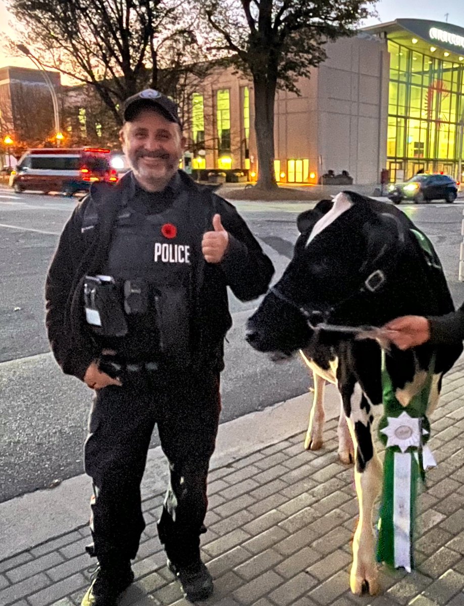 PCPappy's tweet image. Using your phone on speaker mode while driving is still distracted driving if it’s in your hands. 

It’s not hands-free unless it’s hands-free. 

Keep your hands on the wheel and your focus on the road. #DistractedDriving #RoadSafety #PappysTips