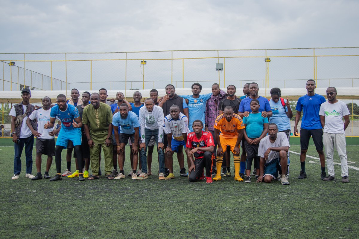 En partenariat avec SOBRAGA, l’ONG RGEDD a initié le BLUE MOMENT, le samedi 30 novembre 2024 à Owendo.💙 Une série d’activités qui ont permis de sensibiliser les communautés aux cancers masculins tout en réaffirmant notre engagement en faveur des politiques de santé publique !👏
