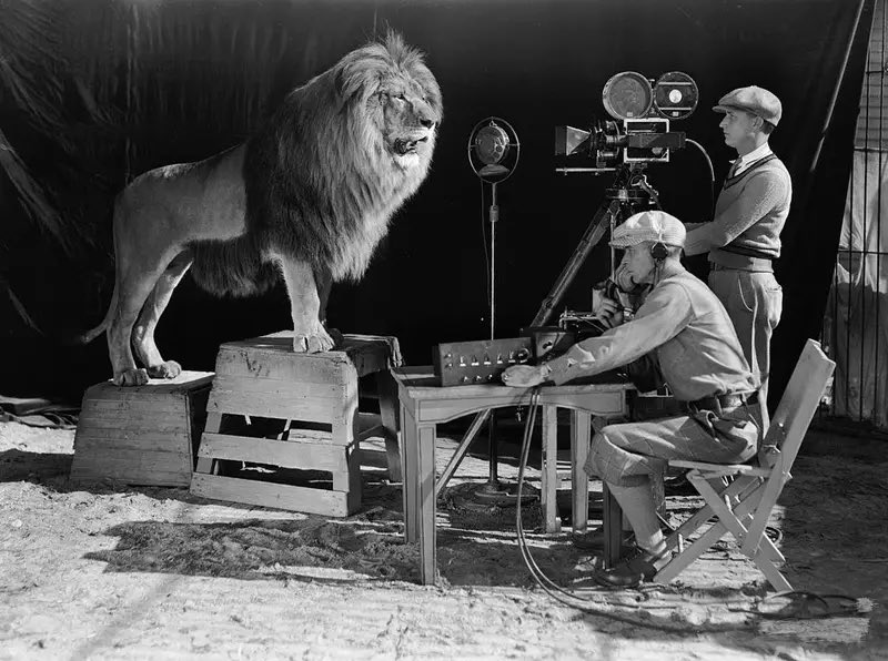 <a href="/VertigoWarrior/">Vertigo_Warrior</a> Filming MGM’s iconic intro