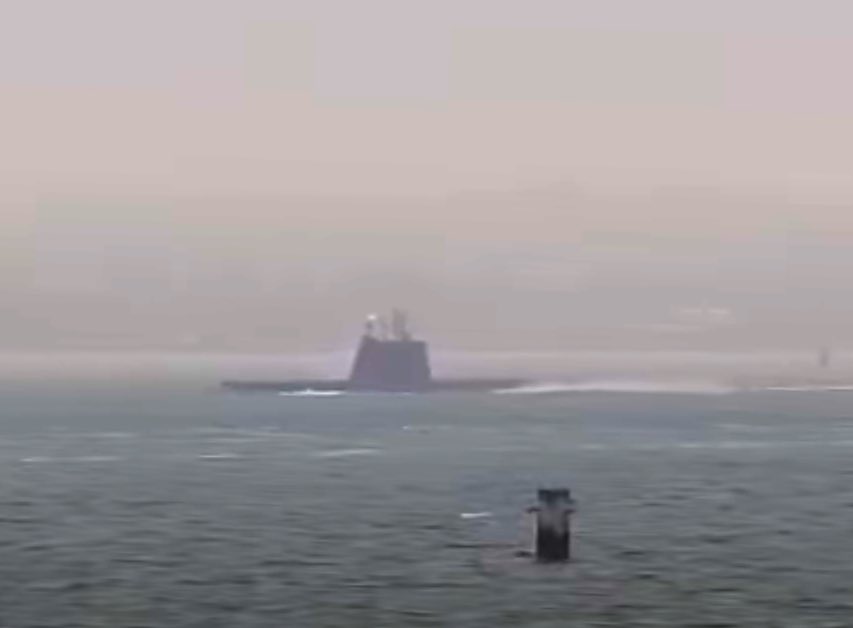 WarshipCam's tweet photo. Future Republic of Singapore Navy Invincible-class Type 218SG submarine RSS Inimitable leaving Kiel, Germany - December 2, 2024 #rssinimitable

SRC: webcam https://t.co/yRSgWoyNMO