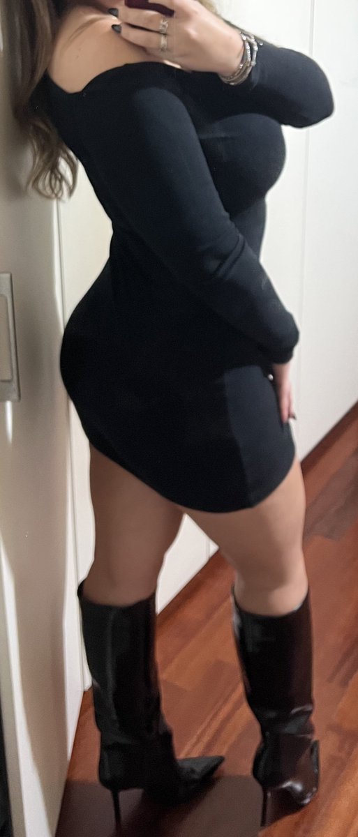 Ancora ripenso al mio look di quella sera, ero davvero uno schianto🤤
Natale si avvicina, qual è il vostro desiderio più grande?

Christmas is coming, what is your biggest wish?😊

Findom moneymistress financialdomination finsub paypig