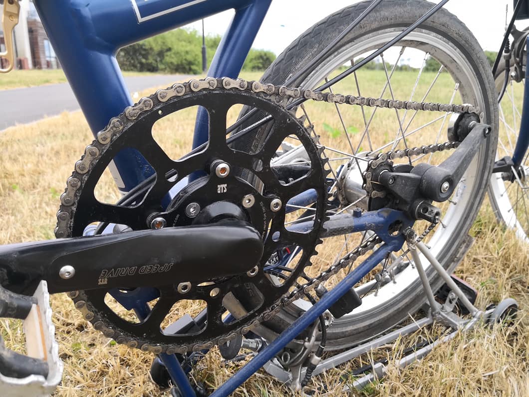 BIKEgangUK's tweet photo. https://t.co/nt005DUplV
ATS Schlumpf Mountain Drive Gear ratio 1:0.4 Underdrive on A Line 3 speed hub (60t-->24t / 449%), wider than P Line 12 speed or G Line 8 speed.
Ideal for mountainous area
#Brompton #BIKEgangStore #BIKEgang #BromptonLife #BromptonMODs #BromptonSociety https://t.co/VKOGZh4Y2R