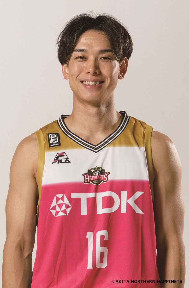 EASLofficial_jp's tweet photo. 🏀次節 #EASL 🏀

EASL第3戦・琉球 vs 釜山KCCのU-NEXT中継解説に、昨シーズンまでBリーグ（SR渋谷-秋田-富山）で活躍した #伊藤駿 さんが登場！👀

／
⛹️‍♂️12月4日(水) 夜7時40分~@沖縄アリーナ
🇯🇵琉球× 釜山KCC🇰🇷
📱U-NEXTで独占配信！
＼

解説デビューの伊藤駿さんと共に
キングスを応援しよう🌺✨ https://t.co/FtBAK5ySx2