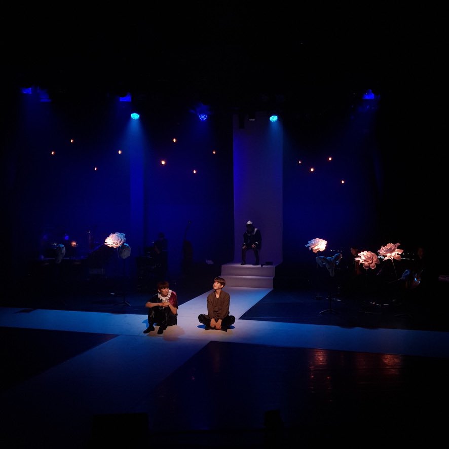 hanhyeshin_con's tweet photo. 작곡가 한혜신 콘서트
<그대들 덕분에>

🎹날봐 나야 내가 바로 리차드 🎹
🎵제 양말 한 짝을 걸고 말하는데
🎶지금부터 말하는 건 죽어도 사실입니다

𝟐𝟎𝟐𝟒.𝟏𝟐.𝟗(𝐌𝐎𝐍) 𝐏𝐌 𝟕:𝟑𝟎
구름아래소극장

#작곡가한혜신 #뮤지컬콘서트 #그대들덕분에 https://t.co/POUk9MYgbr