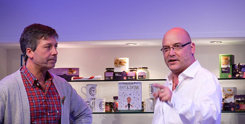 𝗧𝗿𝘂𝗺𝗽 𝗵𝗲𝗮𝗱𝗵𝘂𝗻𝘁𝘀 𝗚𝗿𝗲𝗴𝗴 𝗪𝗮𝗹𝗹𝗮𝗰𝗲 𝗳𝗼𝗿 𝗪𝗵𝗶𝘁𝗲 𝗛𝗼𝘂𝘀𝗲 𝗿𝗼𝗹𝗲

Reports say that the tangerine shitgibbon was impressed with the presenter’s attitude to middle-class women of a certain age. Full story here:

walesoncraic.com/p/trump-headhu…