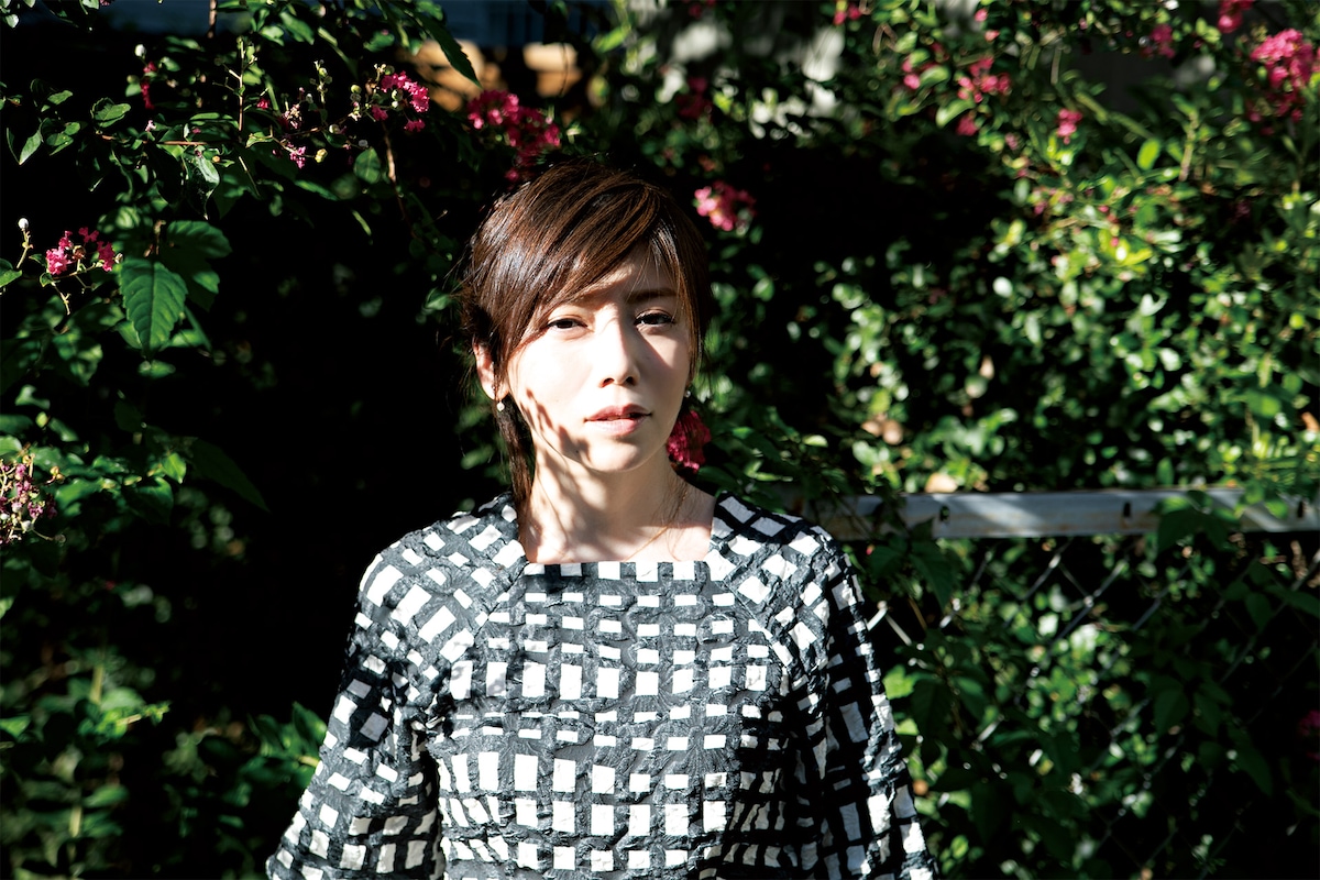 natalie_mu's tweet image. 【特集】
柴田淳「901号室のおばけ」インタビュー

救急救命士の資格取得で気付いた幸せ
「私の人生には音楽がある」

武部聡志迎えた新作は
“人生観の変化”映し出す4年ぶりアルバム
natalie.mu/music/pp/shiba…

#柴田淳