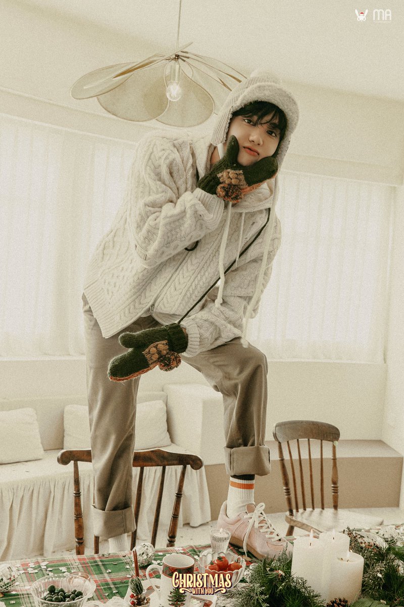 BANG&amp;JUNG&amp;YOO&amp;MOON
Christmas Special Album
[Christmas With You] 
Concept Photo 12 ver.
YOOYOUNGJAE🎄

💿2024.12.18 6PM (KST) Release

#BANG_JUNG_YOO_MOON
#방용국 #정대현 #유영재 #문종업
#Christmas_Special_Album
#Christmas_With_You #캐롤
#Farewell_Earth