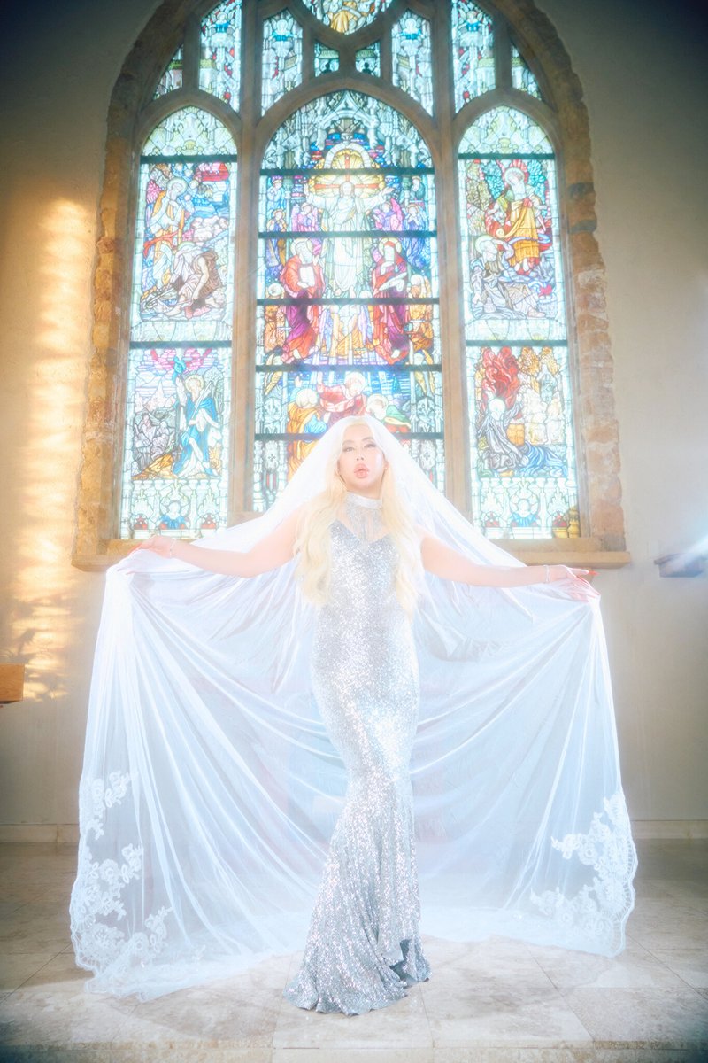 アレン様💎フォトエッセイ📕💖✨発売決定‼️】 書名：アレン様は大変