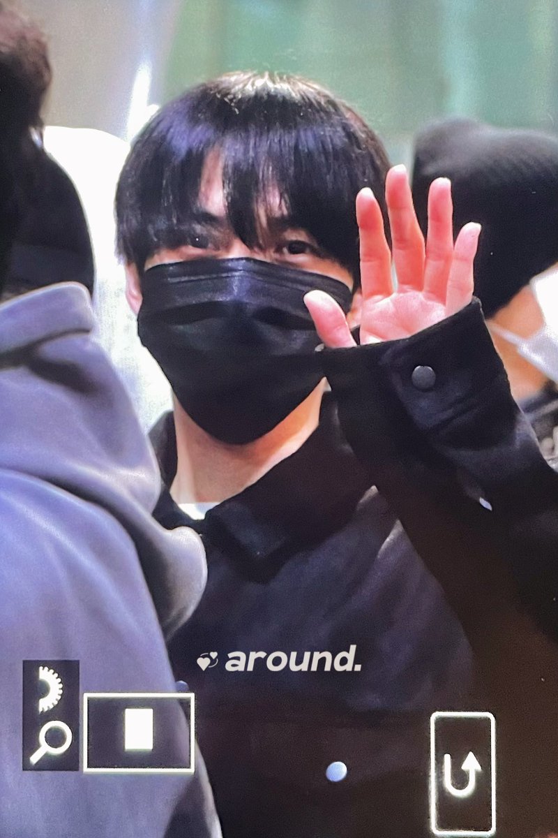 around_0113's tweet photo. 241202 ICN
강아띠 고생 많았엉 우리 또 보쟈🥰💞
#승준 #SEUNGJUN #온앤오프 #ONF #어라운드_어스 https://t.co/Y74sE1h05p